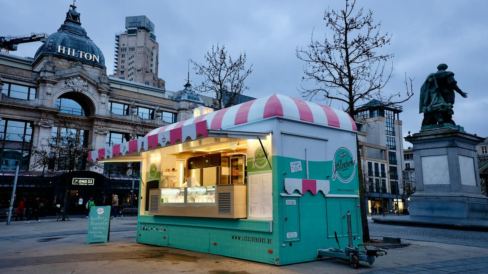 Antwerp food tour – local dishes and street food in Belgium