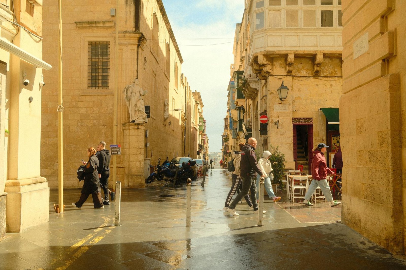 Mdina food tour – local dishes and street food in Malta