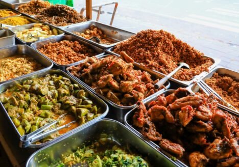 How to Find Authentic Local Food (Not Tourist Traps)