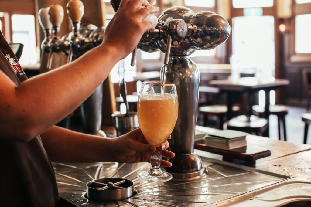 Tourist Trap Index 2026: Bar vs Shop Beer Prices in 30 European Cities